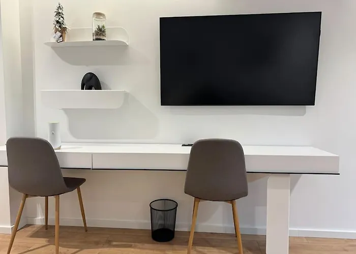 Boutique Flat In The Center דירה טיראנה